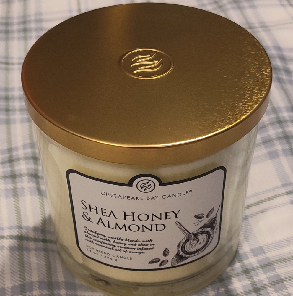NEW! Chesapeake Bay Candle 14oz